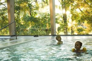 Sundlaugin á Pühajärve Spa & Holiday Resort eða í nágrenninu