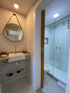 A bathroom at Areias de Tucuns Lofts e Apartamentos