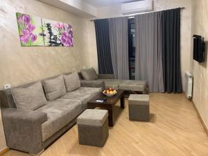 Гостиная зона в Comfortable apartment in center