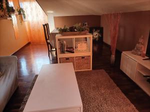 Kuchnia lub aneks kuchenny w obiekcie NAMASTÉ Avenida Compostela 6, 4B sin ascensor