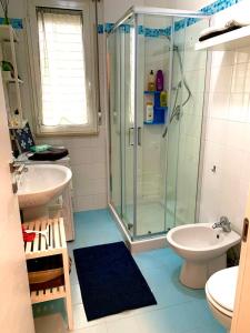 A bathroom at Beach e Relax a Giulianova