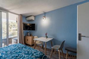 Gallery image of Studio *** "ThalaBanyuls" - Vue mer - Balcon in Banyuls-sur-Mer +31 photos