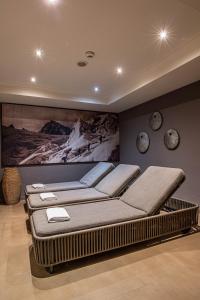 Ruang duduk di HEITZMANN - Hotel & Rooftop