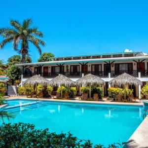 Bazén v ubytování Samara Pacific Lodge nebo v jeho okolí