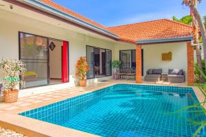 Bazén v ubytování VIEW TALAY VILLAs POOL 155, JOMTIEN BEACH, PATTAYA nebo v jeho okolí