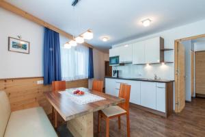 Kuchyňa alebo kuchynka v ubytovaní Apartments Mirandula