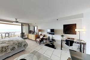 Gallery image of Ka'anapali Shores Place 203 in Kahana