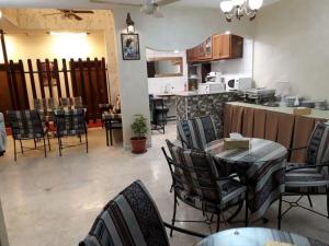 Al Midan Hotel廚房或簡易廚房