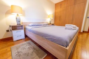Postel nebo postele na pokoji v ubytování Luxury Escapes - Stylish 1BR - Murad Tower - Close to the Emirates Mall