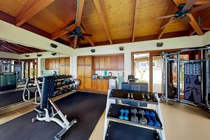 The fitness centre and/or fitness facilities at Halii Kai 18E