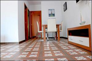 TV a/nebo společenská místnost v ubytování Chalet Muelle Pesquero 66