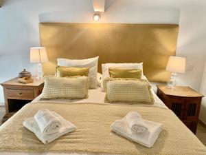 Posteľ alebo postele v izbe v ubytovaní Homely Málaga Loft Especerías