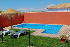 Bazén v ubytování Chalet Maestro nebo v jeho okolí