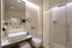 Koupelna v ubytování Suites Murillo Plaza Sta. Cruz