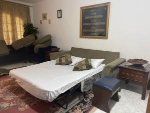 Łóżko lub łóżka w pokoju w obiekcie Sea View Villa marsa Matrouh,20 Km from almaza bay