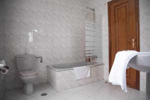 Kúpeľňa v ubytovaní Hotel Los Olmos + 37 fotografií