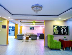 Great Hotel Kiyovu tesisinde lobi veya resepsiyon alanı