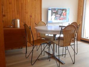 TV a/nebo společenská místnost v ubytování Appartement vue mer Port Vendres Collioure direct crique wifi