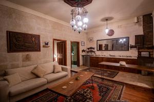 Gallery image of Tabal Cave Hotel in Uchisar
