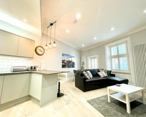 Køkken eller tekøkken på Gorgeous 2BR & Central Edinburgh Bolt-hole