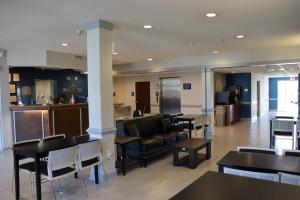 Načrt razporeditve prostorov v nastanitvi Microtel Inn & Suites by Wyndham Columbus Near Fort Moore