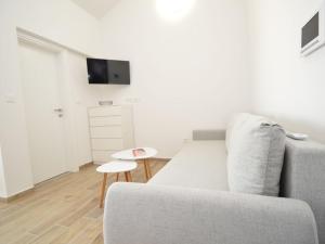 TV a/nebo společenská místnost v ubytování Apartment Anna-2 by Interhome