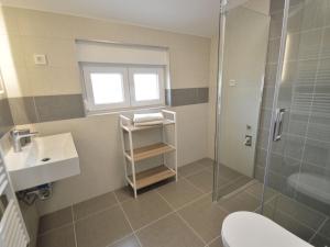 Koupelna v ubytování Apartment Anna-2 by Interhome