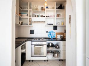 Η κουζίνα ή μικρή κουζίνα στο Apartment International by Interhome