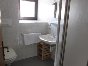 Ένα μπάνιο στο Gasthof zum Roessl