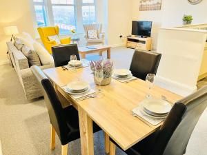 Ilkley Apartment with Parking 레스토랑 또는 맛집