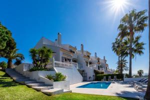 Bazén v ubytovaní Townhouse Calahonda alebo v jeho blízkosti