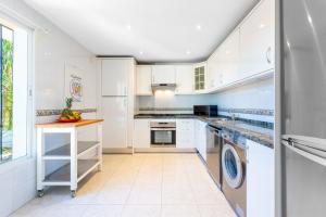 Kuchyňa alebo kuchynka v ubytovaní Townhouse Calahonda