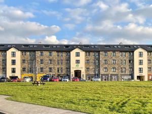 Afbeelding uit fotogalerij van Sea View, 1st Floor, Harbour Mill, Westport Quay in Westport