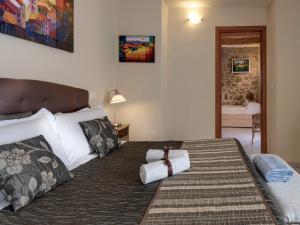 A bed or beds in a room at Amoliv Még 18 kép
