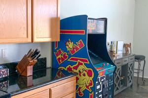 Gallery image of Country Club Home with Pool and Spa, 2 Mi to Coachella in Indio