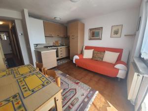 A kitchen or kitchenette at Apartment San Giacomo - Brentonico