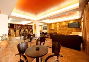 Гостиная зона в Hotel Philoxenia +25 фотографий