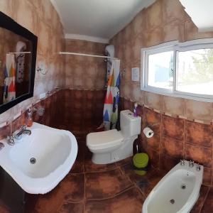Vonios kambarys apgyvendinimo įstaigoje La Chacrita