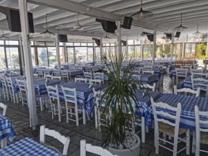 Restaurace v ubytování Y & P LATCHI HOTEL