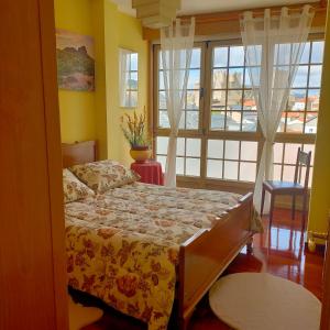 A seating area at A casa do clarete