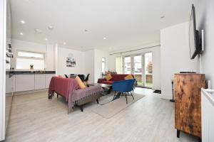 Galeriebild der Unterkunft Luxury 2 Bedroom, 2 Bath apartment, prime location in Harrow on the Hill