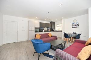 Galeriebild der Unterkunft Luxury 2 Bedroom, 2 Bath apartment, prime location in Harrow on the Hill