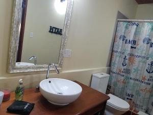The BNB on Triggerfish Close to the airport 욕실