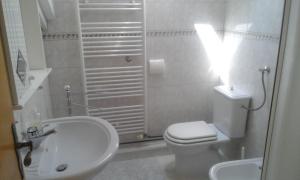 Kúpeľňa v ubytovaní Apartmani Zokić + 18 fotografií