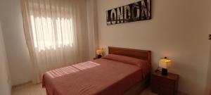 Ein Bett oder Betten in einem Zimmer der Unterkunft ACV - Costa Caribe II-2ª Linea Planta 4 Sur