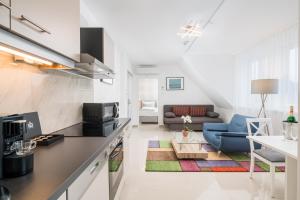 Kuchyňa alebo kuchynka v ubytovaní Best Western Plus Celebrity Suites