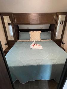 Postel nebo postele na pokoji v ubytování Paseo Isamar Campers