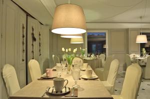 Restauracja lub miejsce do jedzenia w obiekcie Ares Hotel