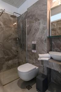 Un baño de Blueisla Modern Town Mykonos