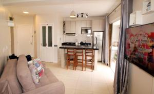 Dapur atau dapur kecil di 1052 - Apartamento com vista para o mar em Bombinhas - Residencial Salema Apto 301